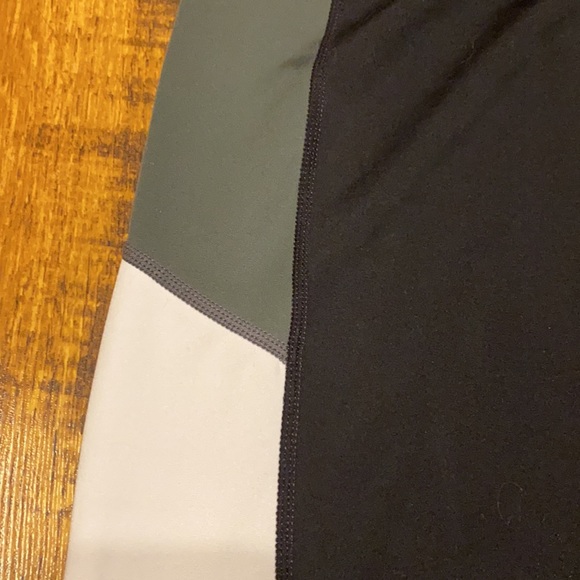 Nike white, grey, and black leggings - Picture 5 of 6